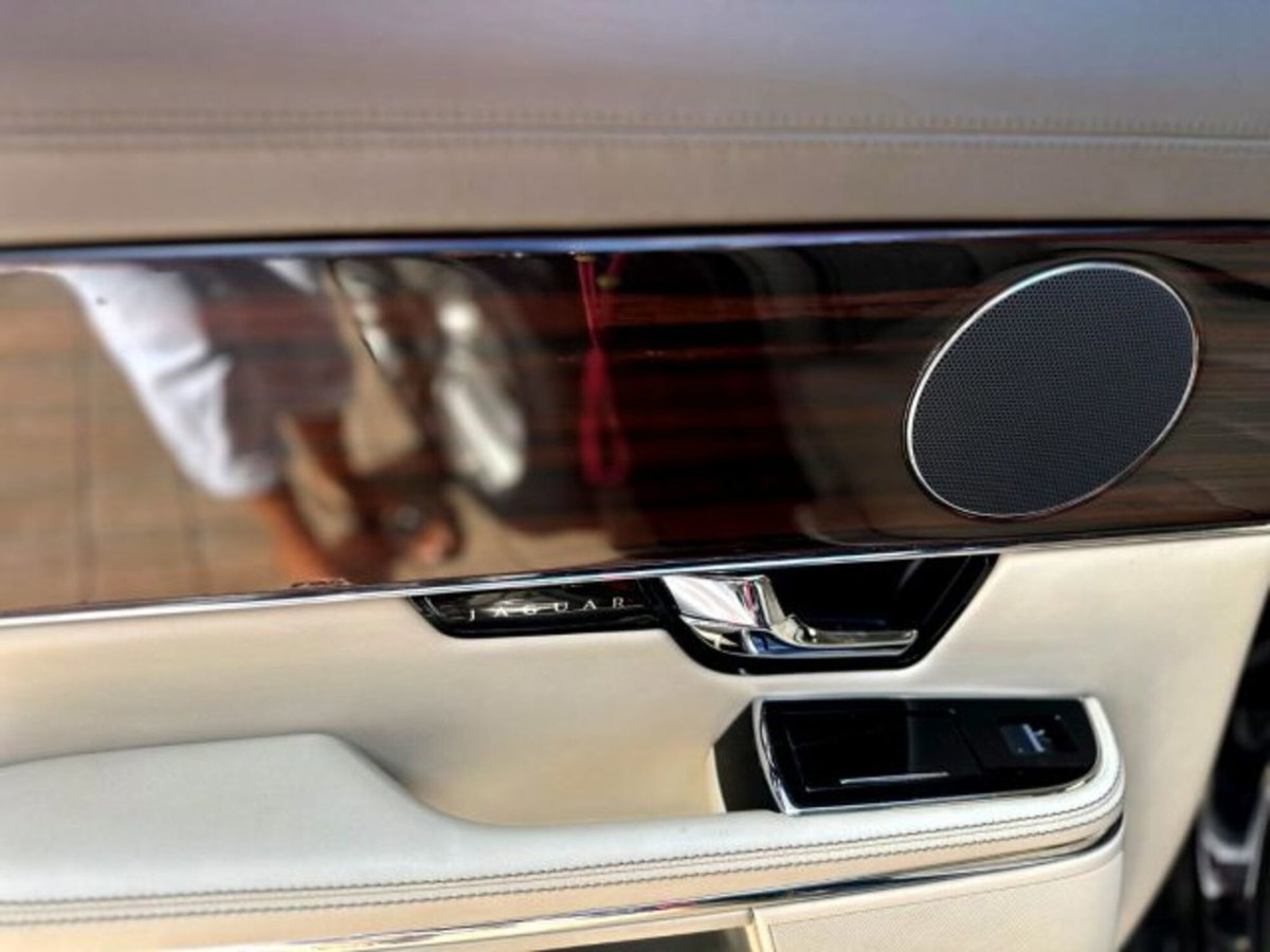 Jaguar XJ 3.0D V6 Premium Luxury (11)
