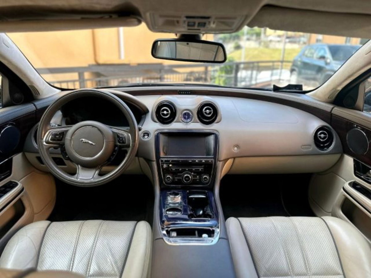 Jaguar XJ 3.0D V6 Premium Luxury (8)