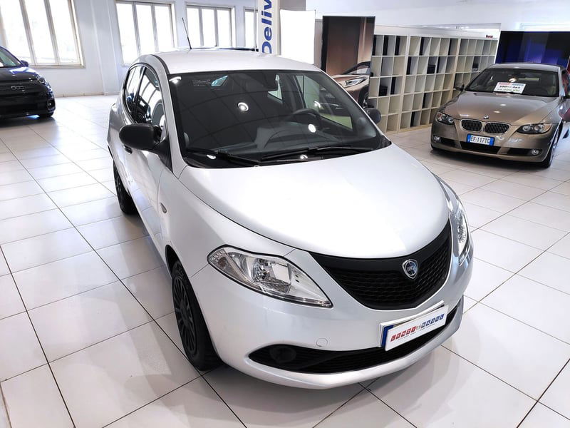 Lancia Ypsilon 0.9 TwinAir 5 porte Metano Ecochic Elefantino Blu