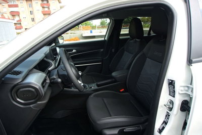 Jeep Avenger 1.2 turbo Summit fwd 100cv (5)