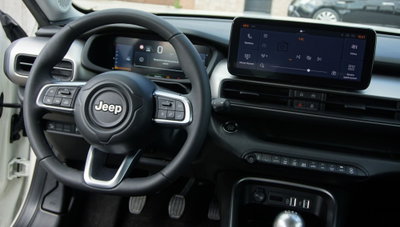 Jeep Avenger 1.2 turbo Summit fwd 100cv (7)