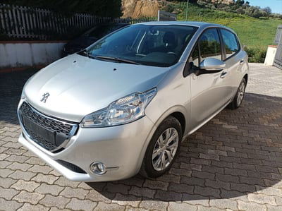 Peugeot 208 HDi 68 CV 5 porte Allure usata