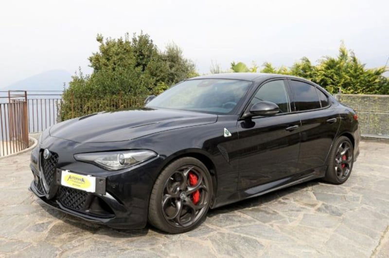 Alfa Romeo Giulia 2.9 T V6 AT8 Quadrifoglio