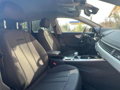 Audi A4 Avant 30 TDI/136 CV S tronic Business Advanced (18)