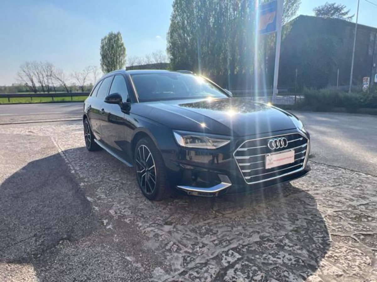 Audi A4 Avant 30 TDI/136 CV S tronic Business Advanced (4)