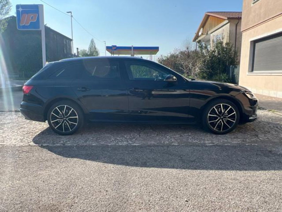 Audi A4 Avant 30 TDI/136 CV S tronic Business Advanced (5)