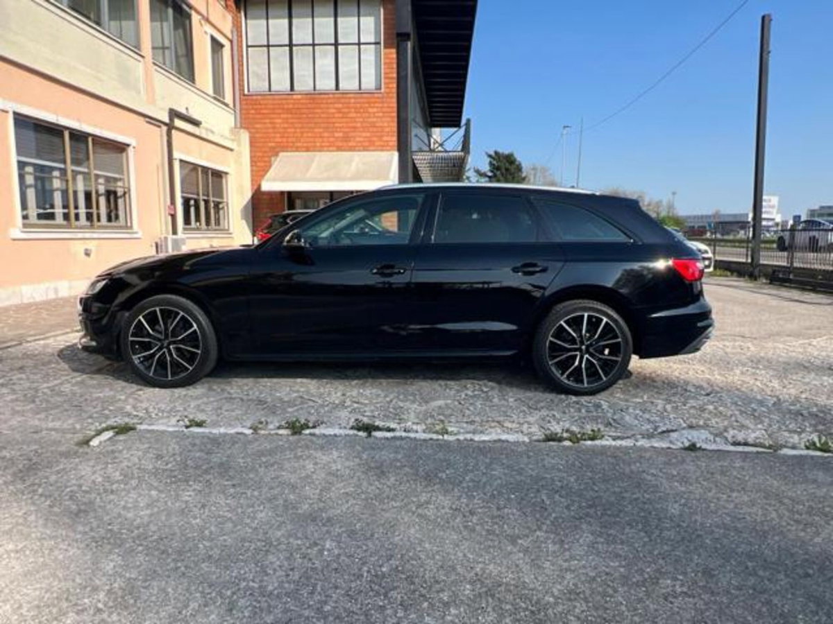 Audi A4 Avant 30 TDI/136 CV S tronic Business Advanced (6)
