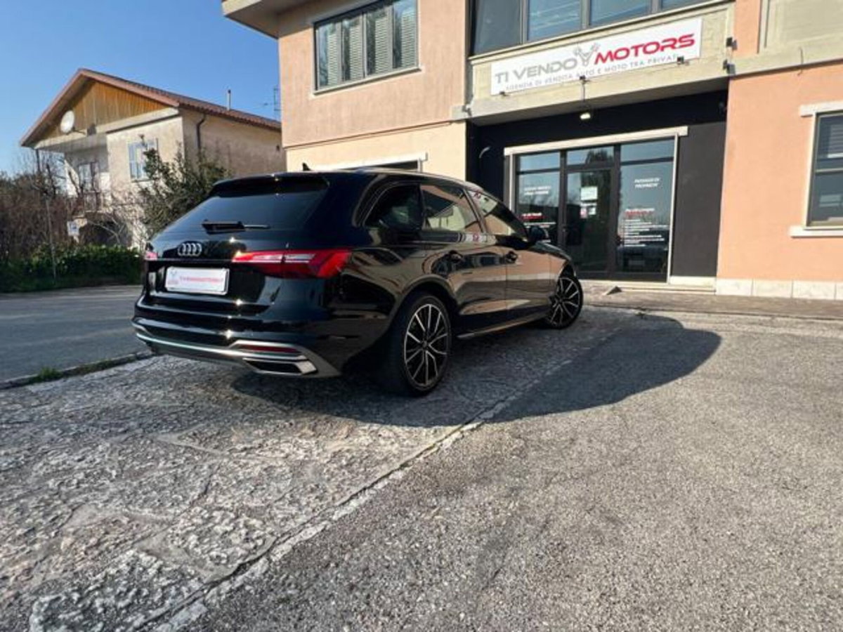 Audi A4 Avant 30 TDI/136 CV S tronic Business Advanced (8)
