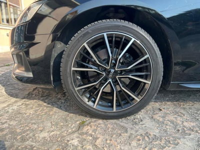 Audi A4 Avant 30 TDI/136 CV S tronic Business Advanced (9)