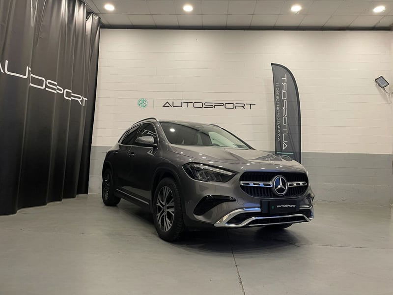 Mercedes-Benz GLA SUV 180 d Progressive Advanced auto