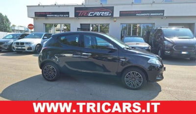 Lancia Ypsilon 1.0 FireFly 5 porte S&S Hybrid Ecochic A. Ferretti usata