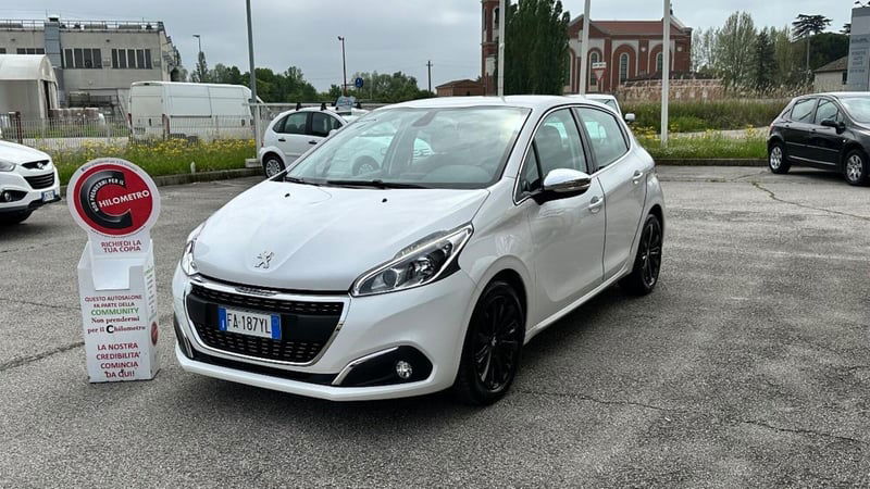 Peugeot 208 e-HDi 92 CV Stop&Start 5 porte Allure