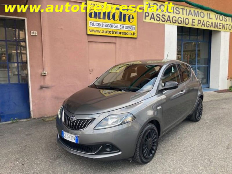 Lancia Ypsilon 1.0 FireFly 5 porte S&S Hybrid Ecochic Silver