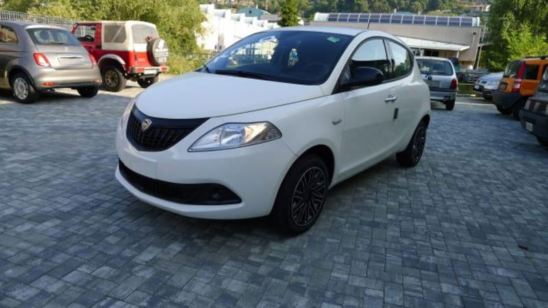 Lancia Ypsilon 1.0 FireFly 5 porte S&S Hybrid Gold Plus