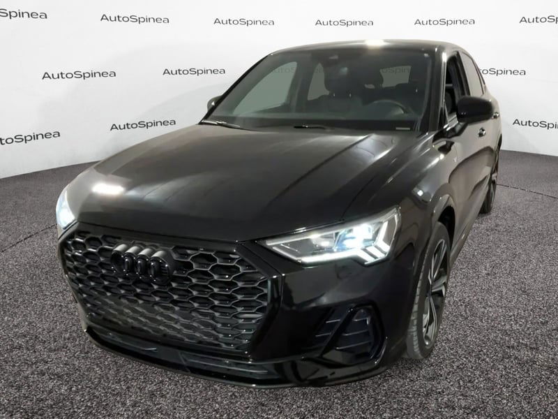 Audi Q3 35 2.0 tdi Identity Black s-tronic