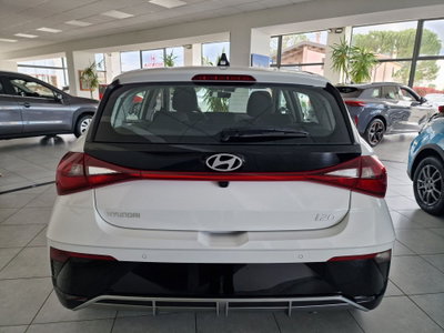 Hyundai i20 1.2 MPI MT TechLine (6)