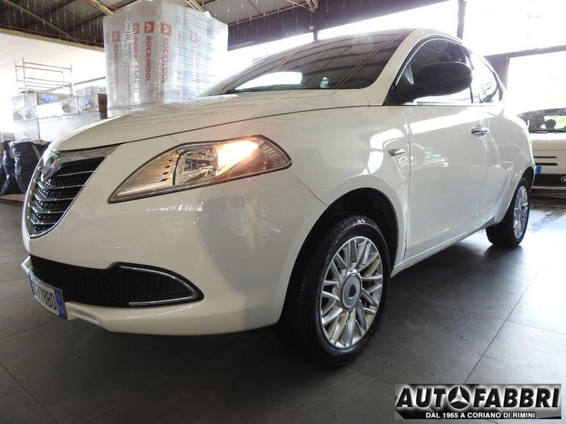 Lancia Ypsilon 0.9 TwinAir 85 CV 5 porte Metano Ecochic Gold