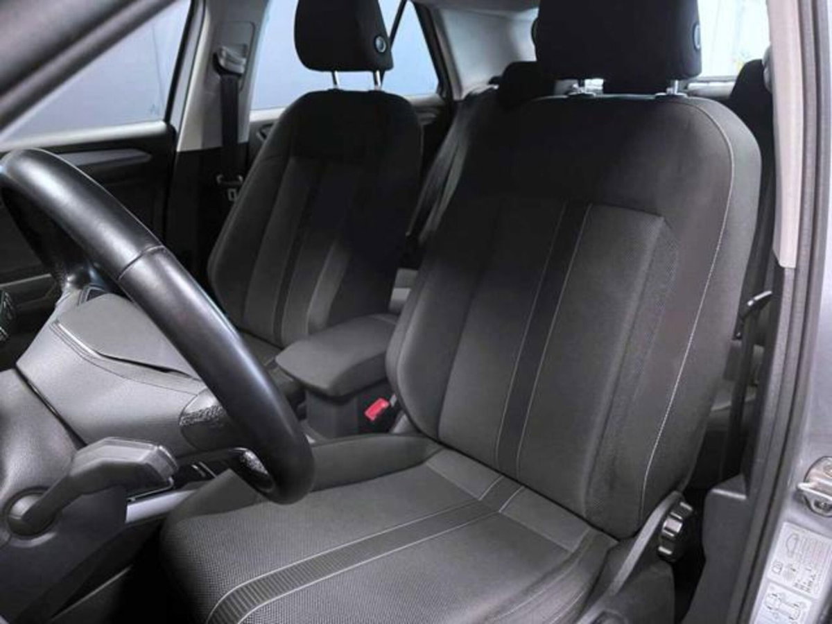 Volkswagen T-Roc 1.0 TSI Life (10)