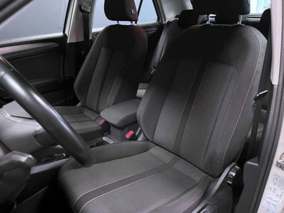 Volkswagen T-Roc 1.0 TSI Life (9)