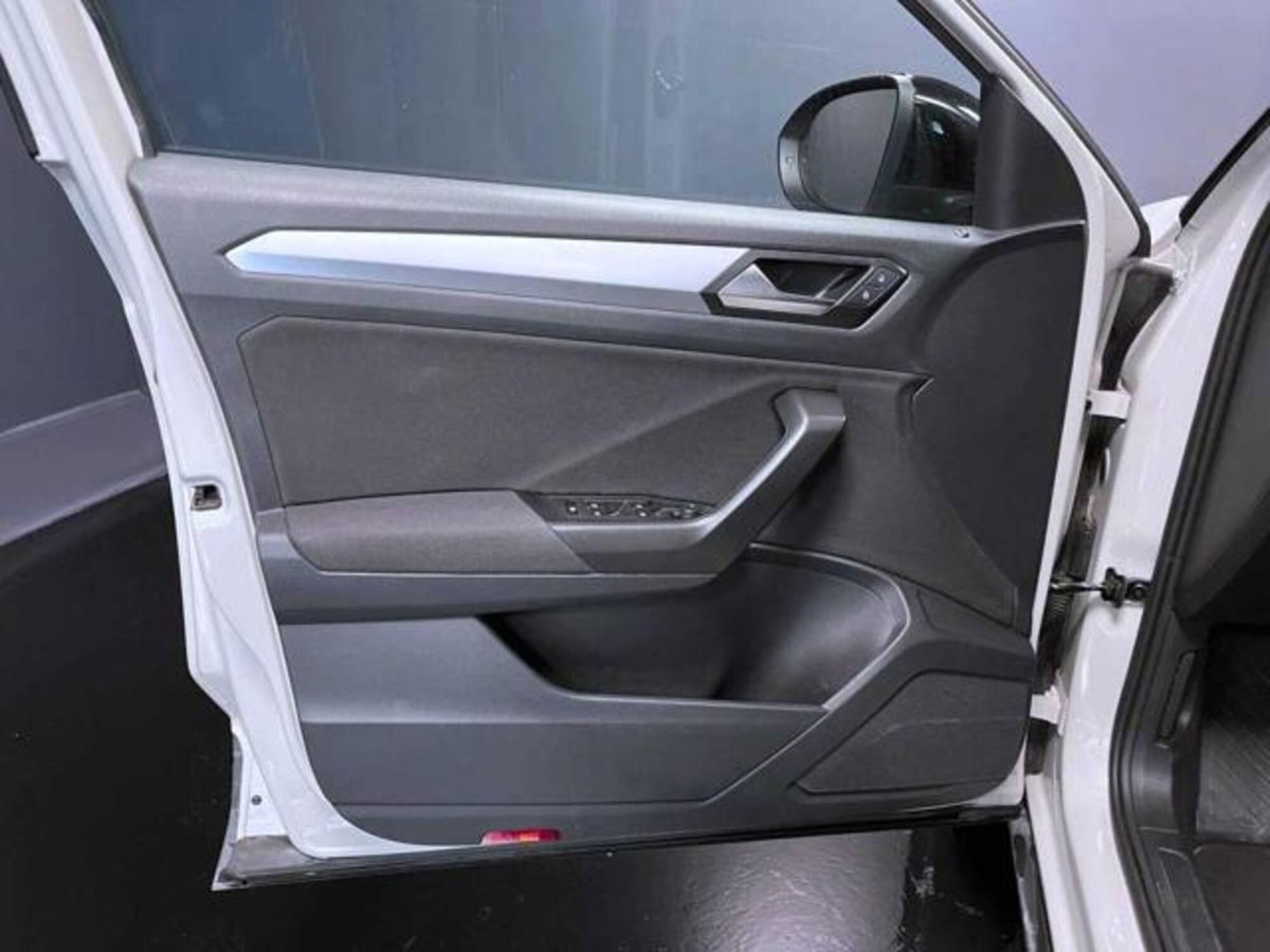 Volkswagen T-Roc 1.0 TSI Life (10)