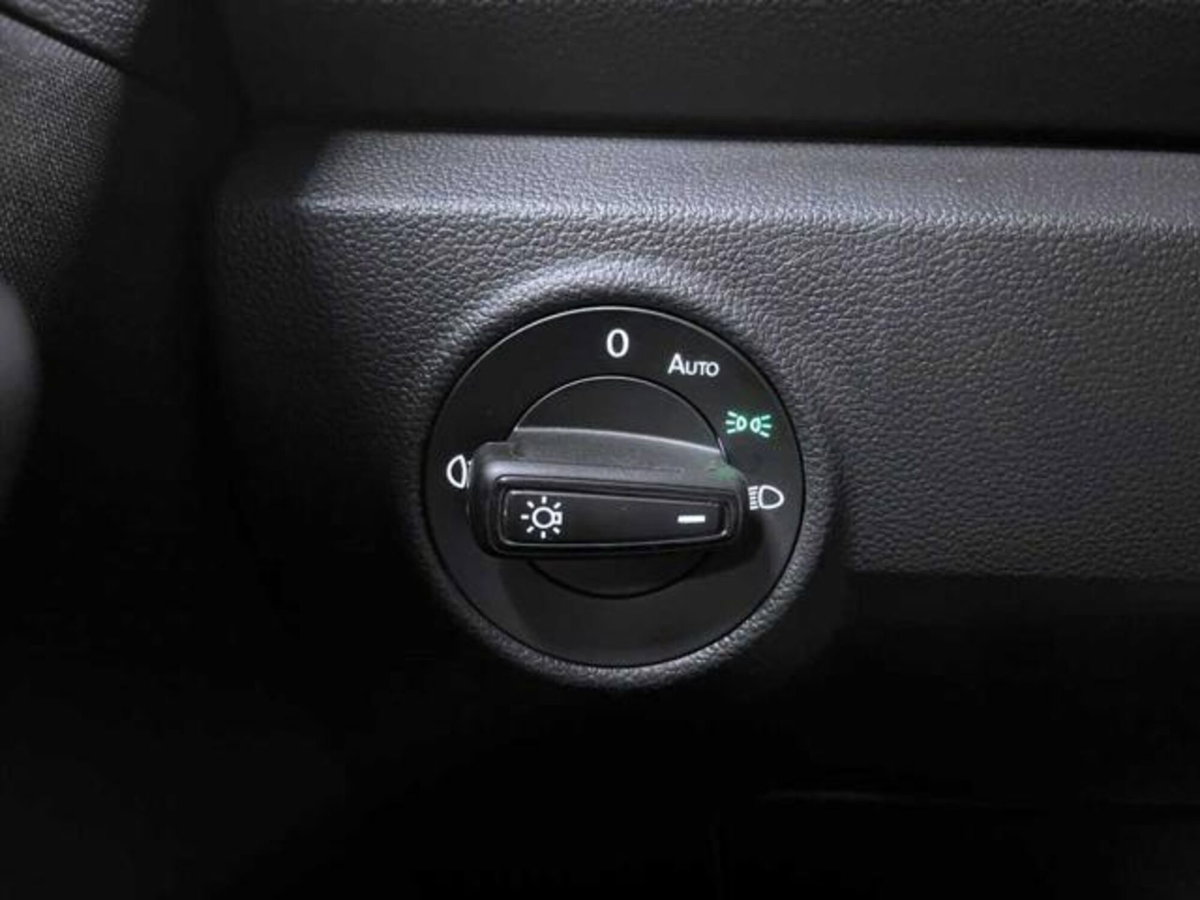 Volkswagen T-Roc 1.0 TSI Life (15)