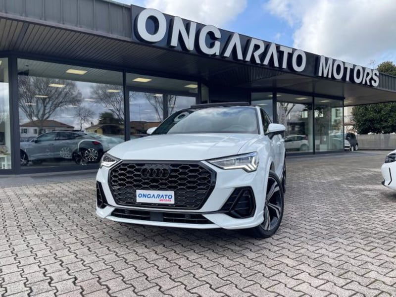 Audi Q3 Sportback 35 2.0 tdi Identity Black s-tronic
