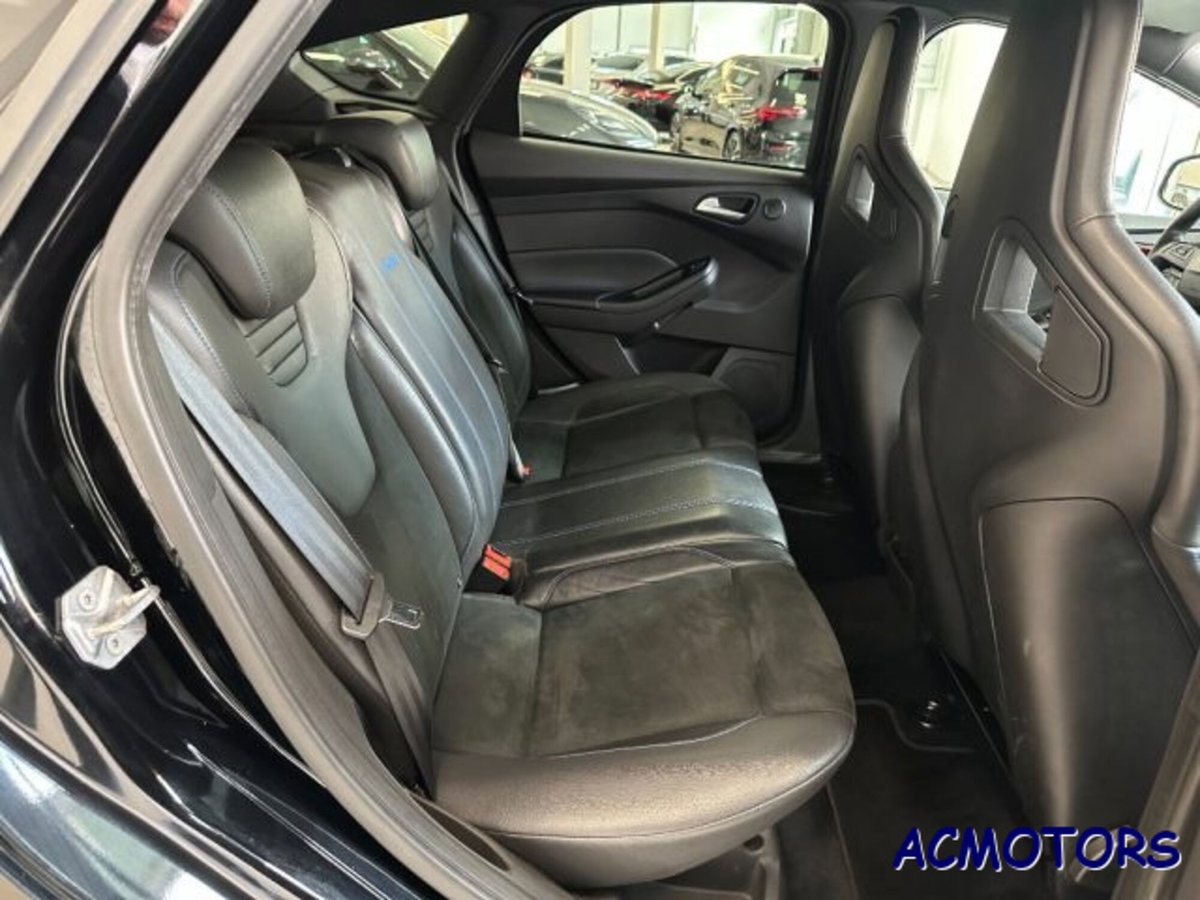 Ford Focus 2.3 350 CV AWD RS (10)