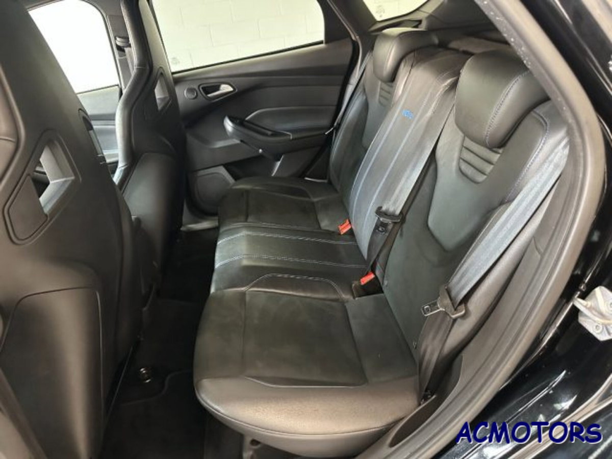 Ford Focus 2.3 350 CV AWD RS (11)