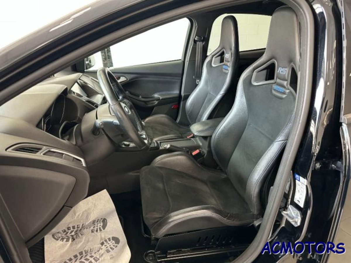 Ford Focus 2.3 350 CV AWD RS (12)