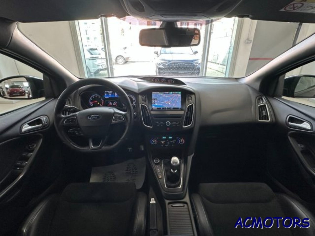 Ford Focus 2.3 350 CV AWD RS (13)