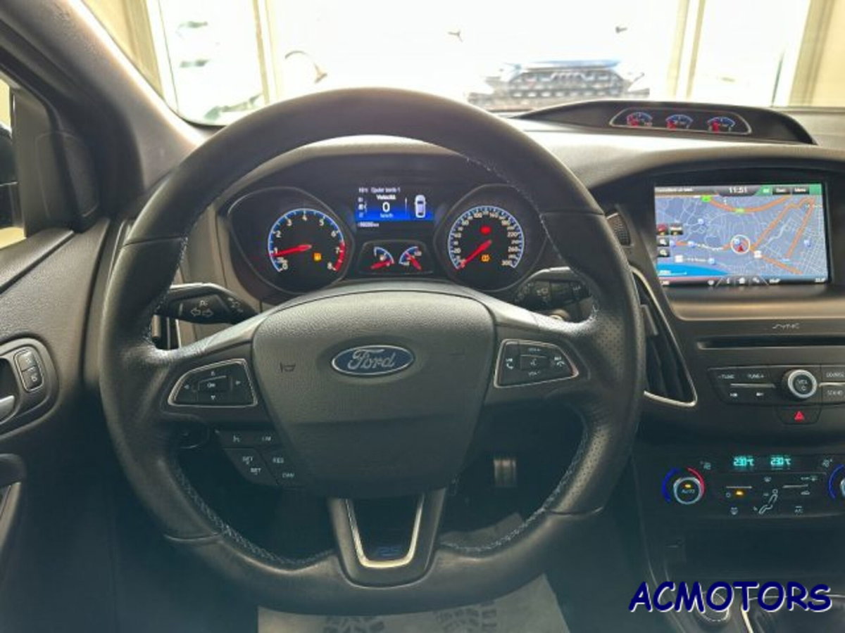 Ford Focus 2.3 350 CV AWD RS (14)