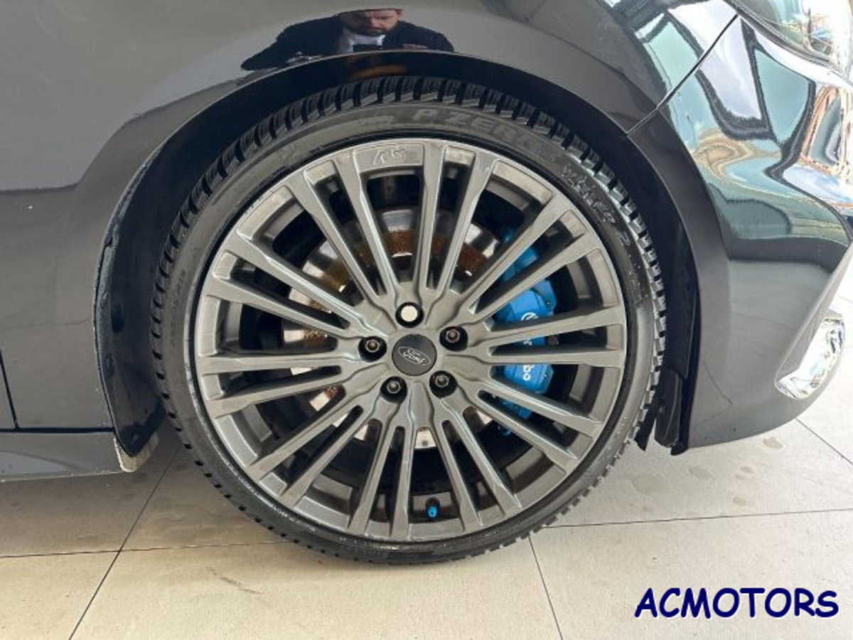 Ford Focus 2.3 350 CV AWD RS (8)