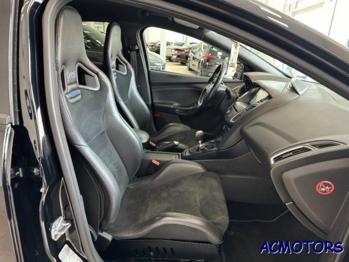 Ford Focus 2.3 350 CV AWD RS (9)