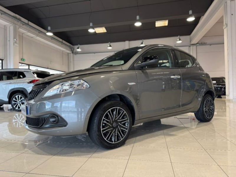 Lancia Ypsilon 1.0 FireFly 5 porte S&S Hybrid Gold Plus