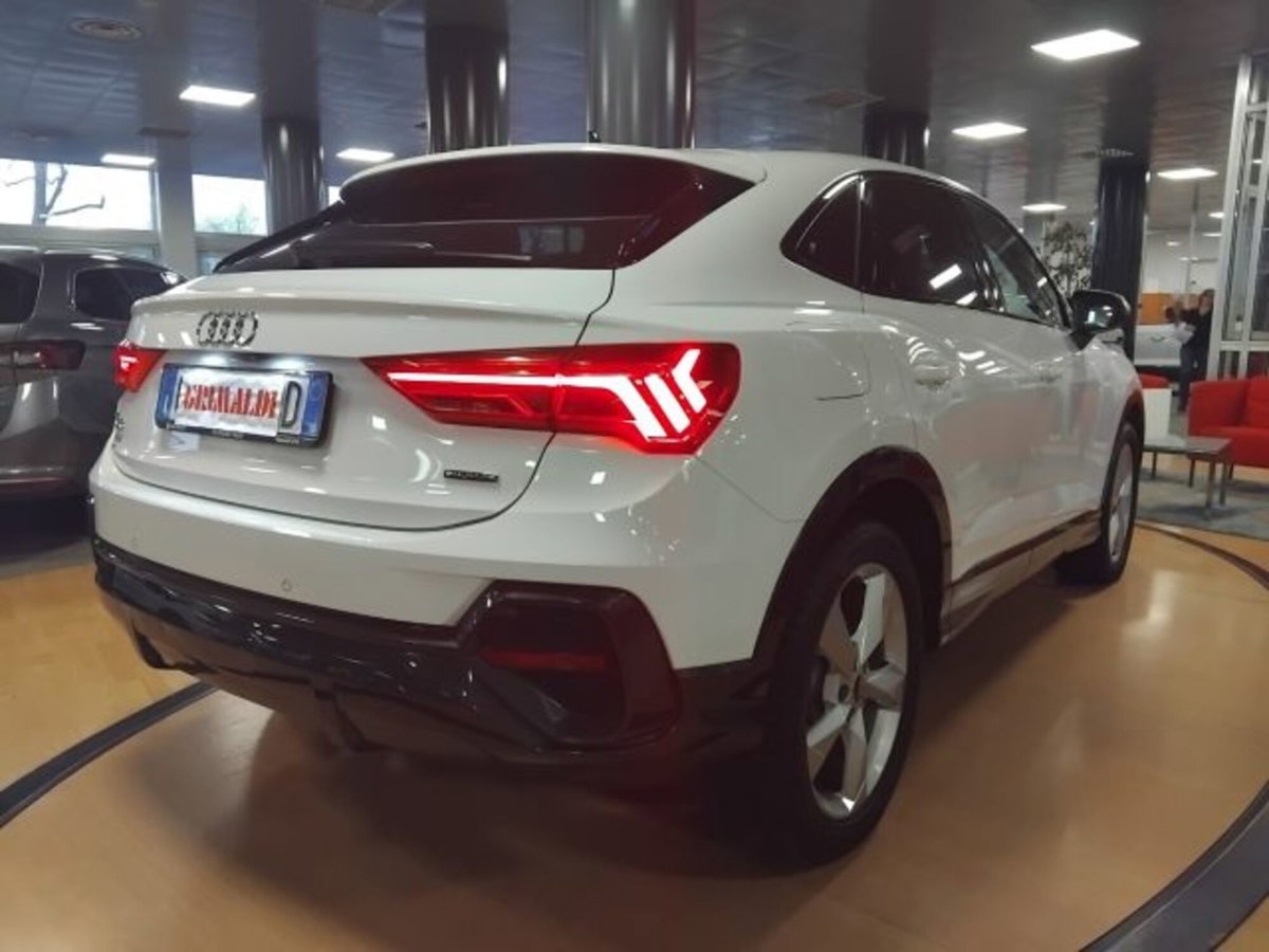 Audi Q3 Sportback 40 TDI quattro S tronic Business Plus (5)