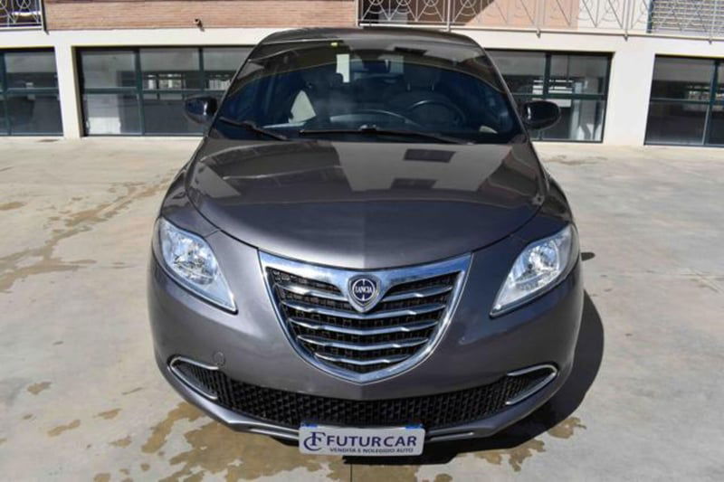 Lancia Ypsilon 0.9 TwinAir 85 CV 5 porte Metano Ecochic Gold