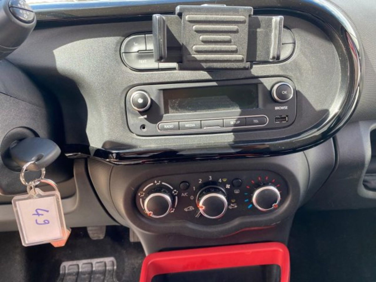 Renault Twingo 1.0 SCe Wave (13)