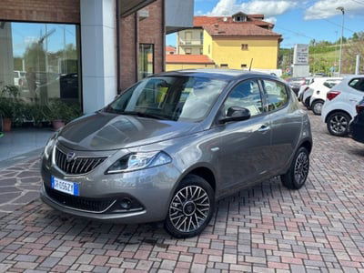 Lancia Ypsilon 1.0 FireFly 5 porte S&S Hybrid Ecochic Silver  usata