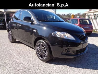 Lancia Ypsilon 1.0 FireFly 5 porte S&S Hybrid Gold Plus nuova