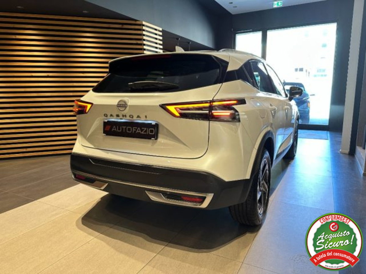 Nissan Qashqai 1.3 mhev N-Connecta 2wd 140cv (17)