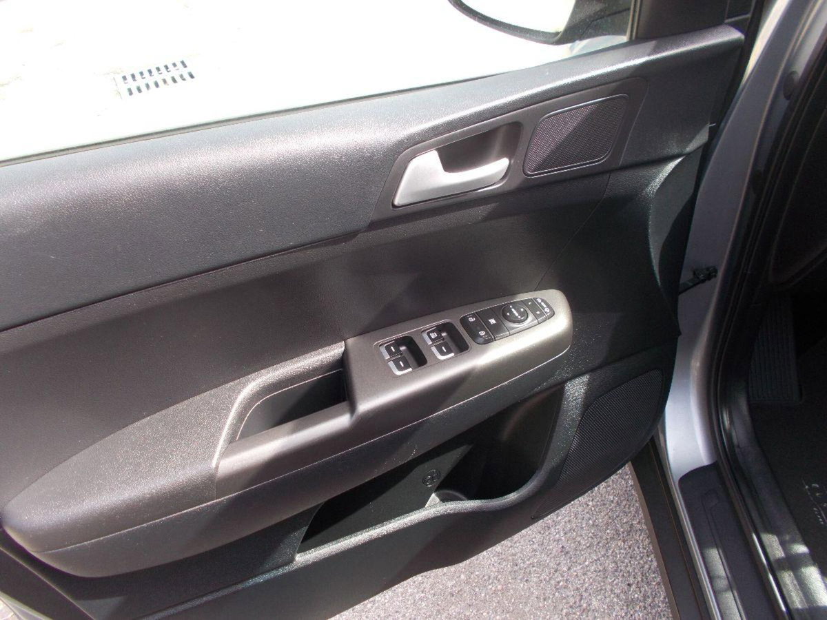 Kia Sportage 1.6 CRDI 136 CV 2WD Mild Hybrid Black Edition (11)