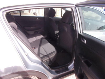 Kia Sportage 1.6 CRDI 136 CV 2WD Mild Hybrid Black Edition (9)