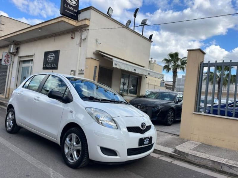 Toyota Yaris 1.0 5 porte Now