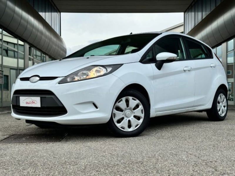 Ford Fiesta 1.4 TDCi 68CV 5 porte Titanium