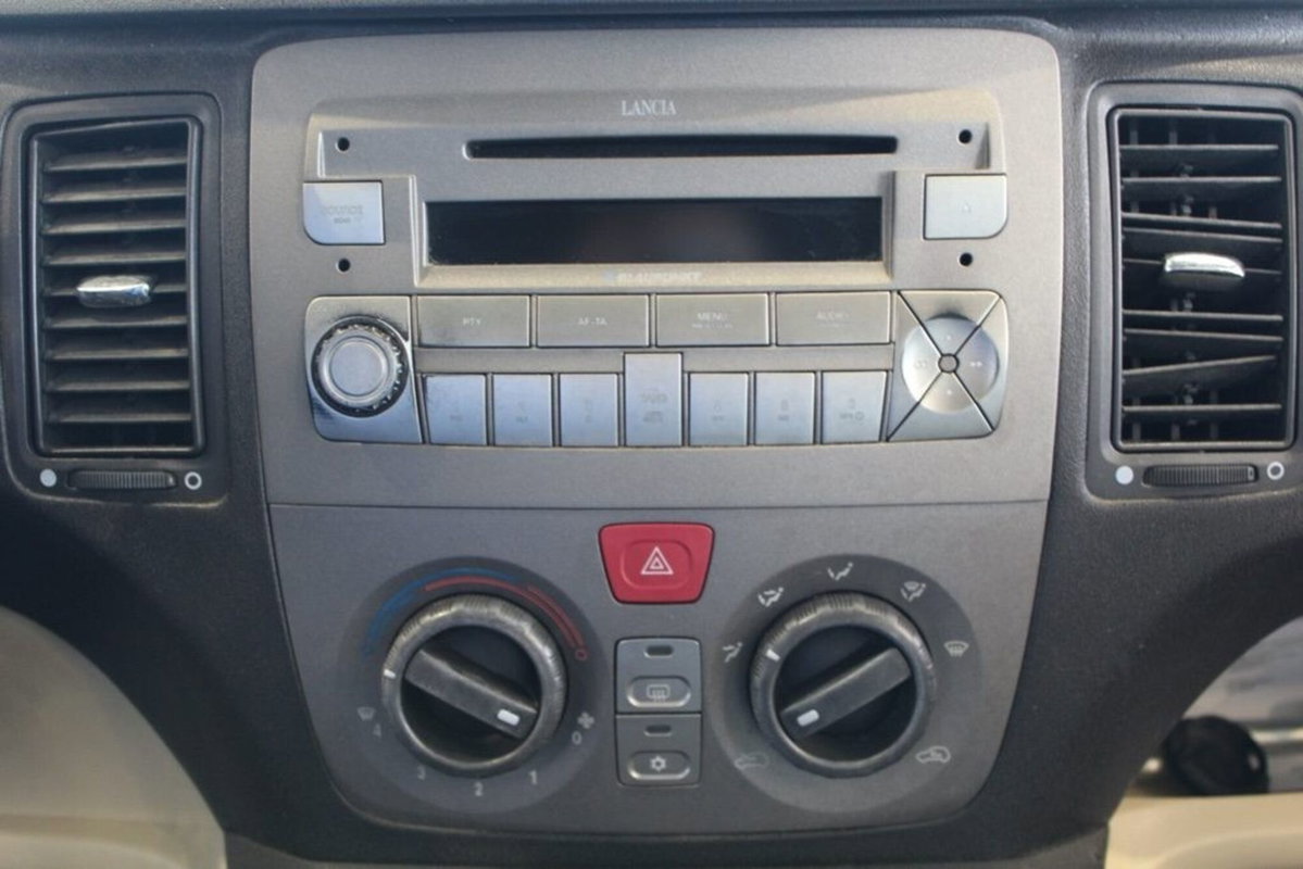 Lancia Musa Multijet 16V Oro (18)