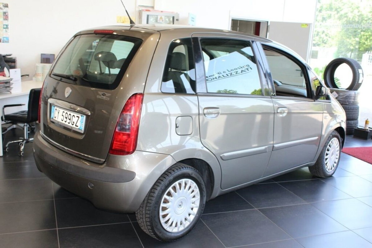 Lancia Musa Multijet 16V Oro (6)
