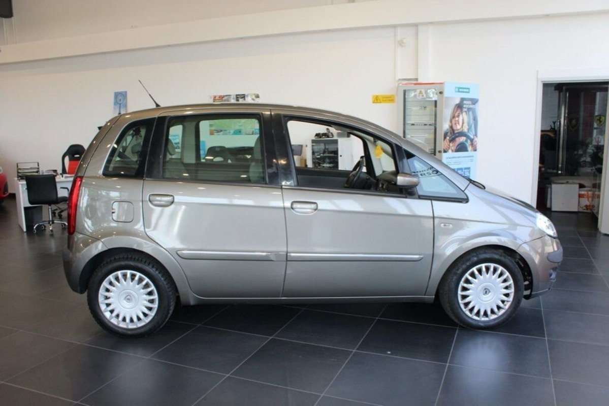 Lancia Musa Multijet 16V Oro (7)