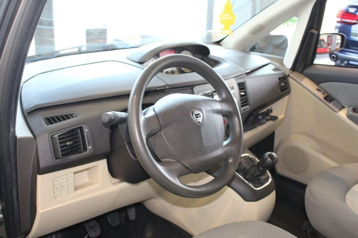 Lancia Musa Multijet 16V Oro (9)