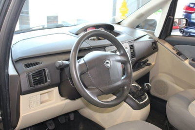 Lancia Musa Multijet 16V Oro (9)