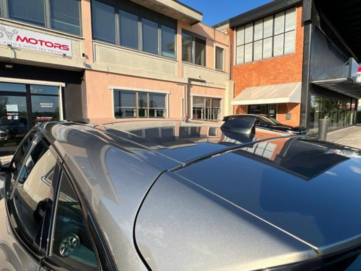 Jaguar E-Pace 2.0D 150 CV (11)